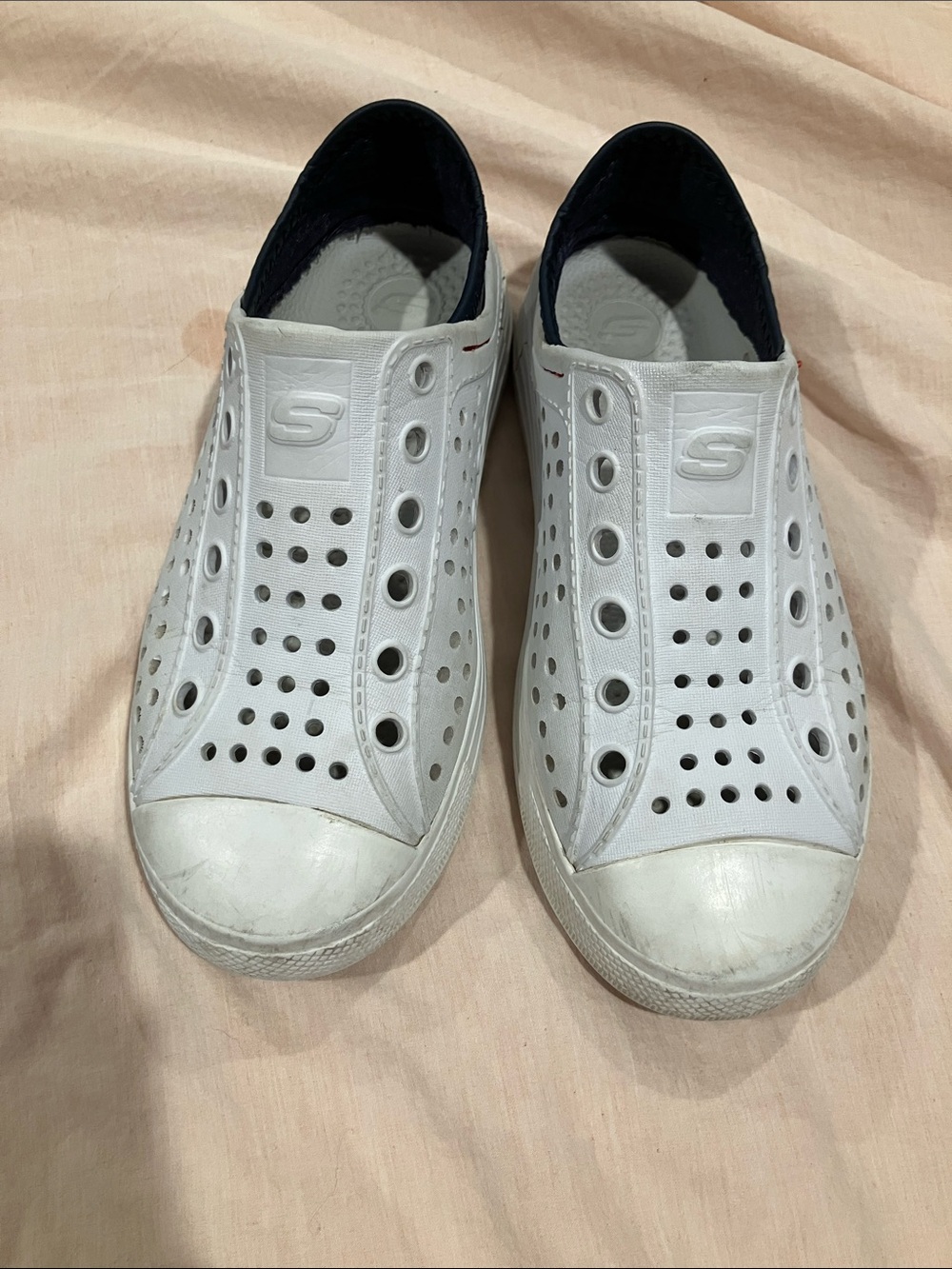 Little boys white Skechers foamies Guzman sz 13